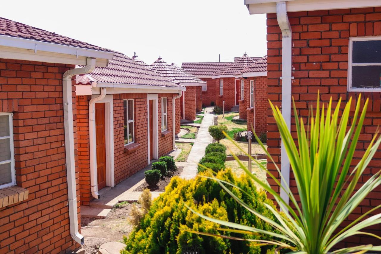 The Clan Lodge Mohlanapeng Exterior photo